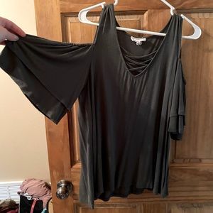 Cute & casual army green t-shirt